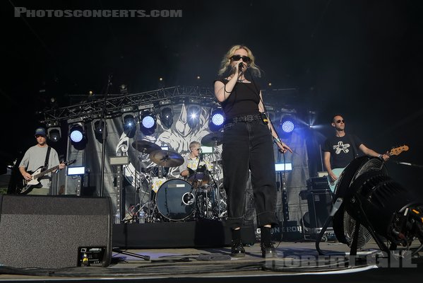 BLONDSHELL - 2024-08-15 - CHARLEVILLE-MEZIERES - Square Bayard - Razorback - Sabrina Mae Teitelbaum